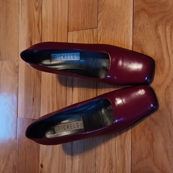 Nickels Italy, 7 medium, Cranberry colored - Picture 4 of 4